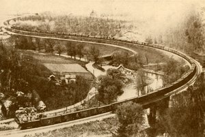 Um trem gigantesco de mercadorias de cinquenta e quatro vans puxadas por um motor, Chicago e North West Railway, 193 de Unbekannt