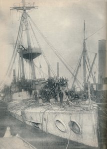 Um triunfo do salvamento. O cruzador Gladiator, apoiado por rebocadores de salvamento, 1908, 1936 de Unbekannt