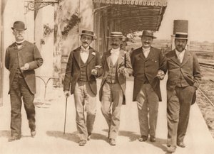 Um grupo de cavalheiros andando, 1937 de Unbekannt