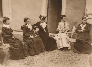 Um grupo de mulheres conversando, 1937 de Unbekannt