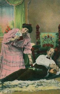Um cartão postal de uma esposa levando dinheiro para o marido bêbado de Unbekannt