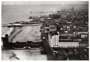 Vista aérea de Atlantic City, Nova Jersey, EUA, de um Zeppelin, 1930 1933 de Unbekannt
