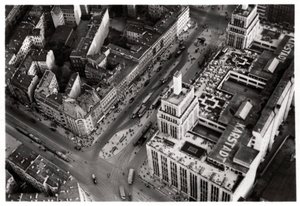 Vista aérea de Hermannplatz, Berlin Neukoelln, Alemanha, de um Zeppelin, c1931 1933 de Unbekannt