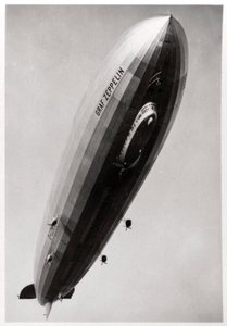 Dirigível LZ127 Graf Zeppelin, visto de baixo, 1933 de Unbekannt
