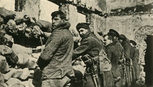 Soldados aliados na Flandres, Primeira Guerra Mundial, 1915, c1920. de Unbekannt