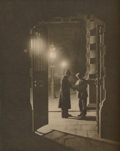 Um incidente no The Yard nas primeiras horas, c1935. de Unbekannt