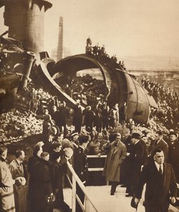 Em Derelict Steel-Works, Gales do Sul, 1936 1937 de Unbekannt