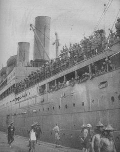 Em Cingapura, tropas indianas chegam para participar da defesa do grande porto-fortaleza, 1941. de Unbekannt