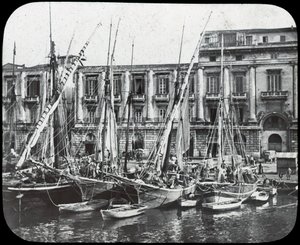 No cais, porto de Messina, Sicília, Itália, final do século XIX ou início do século XX de Unbekannt
