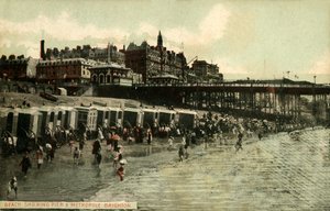 Praia mostrando Pier & Metropole, Brighton, final do século XIX-início do século XX. de Unbekannt