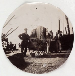 "Fotógrafo de praia", vers 1890 de Unbekannt