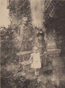 Berthe Morisot, seu marido Eugène Manet e sua filha, Julie, ca 1881 de Unbekannt