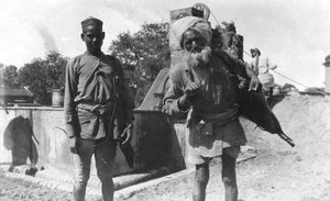 Bhistis, ou transportadores de água, Agra, Índia, 1916-1917 de Unbekannt