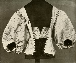 Corpete de cetim branco cortado e rosado, c1620-1640, 1937. de Unbekannt