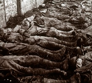 Corpos após ataque, c1914-c1918 de Unbekannt