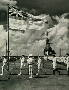 Marinheiros britânicos no convés de um porta-aviões, Segunda Guerra Mundial, c1943. de Unbekannt