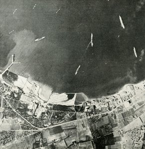 Navios de guerra britânicos na costa maltesa, Segunda Guerra Mundial, 1940-1942 1944. de Unbekannt