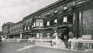 Palácio de Buckingham ... mostrando a sala em que o rei morreu, 1910. de Unbekannt