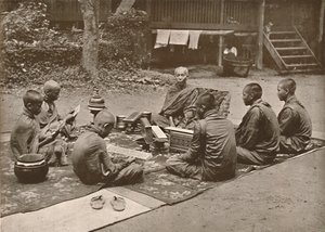 Padre budista com alunos, 1900. de Unbekannt
