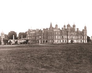 Burghley House, Lincolnshire, 1894. de Unbekannt