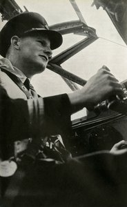 Capitão Gilbert Rae, piloto do BOAC Mosquito, Segunda Guerra Mundial. c1939-c1944 1946. de Unbekannt