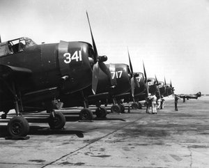 Aviões transportados pela transportadora a serem transferidos para os franceses com a transportadora Langley, 1951 de Unbekannt