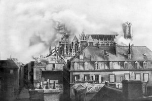Catedral de Reims em chamas do bombardeio alemão, França, 1914 de Unbekannt