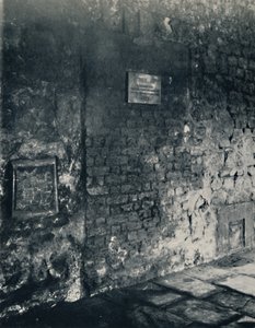 Charterhouse. Portal de comida e porta de uma cela de monges, no claustro, 1925 de Unbekannt