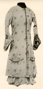 Casaco e calções completos de brocado amarelo com flores e folhas, c1670, 1937. de Unbekannt