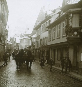 Coluna de soldados alemães, Ribeauvillé, França, c1914-c1918 de Unbekannt