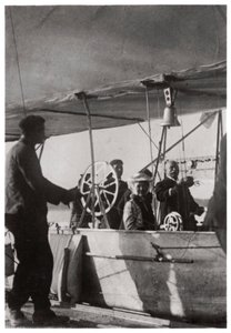 Conde Zeppelin com sua filha na gôndola de Zeppelin LZ3, Alemanha, c1906-1908 1933 de Unbekannt
