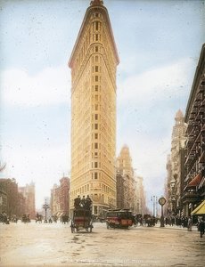 O edifício Flatiron (edifício completo). Um dos arranha-céus mais antigos de Nova York. Por volta de 1905 de Unbekannt
