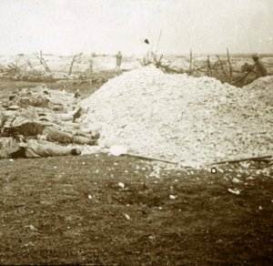 Cadáveres, Souain, norte da França, setembro de 1915 de Unbekannt