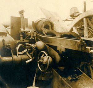 Canhão destruído, c1914-c1918 de Unbekannt