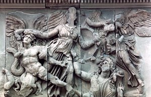 Detalhe do Grande Friso do Altar de Pérgamo, 180-159 aC de Unbekannt