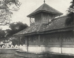 Dewale s. Placa 58 no Dagoba do Dente Sagrado em Kandy, 1926 de Unbekannt