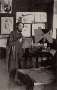 El Lissitzky em seu estúdio em Vitebsk, 1919. de Unbekannt