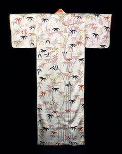 Quimono bordado de cetim branco para senhoras, japonês, período Edo, 1600-1867 de Unbekannt