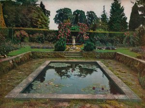 Jardim fechado e piscina de lírios em Gatton Park, Surrey, 1914 de Unbekannt
