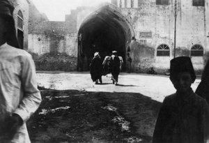 Entrada do bazar de Bagdá, Mesopotâmia, Primeira Guerra Mundial, 1918 de Unbekannt