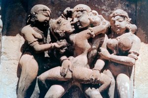 Escultura Erótica, Khajuraho, Índia. c950-1050. século 20