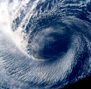 Olho da tempestade tropical Blanca fotografado entre 17 e 24 de junho de 1985 de Unbekannt