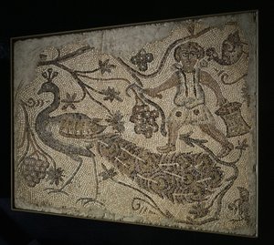 Painel de mosaico de piso: Harvester com pavão, 400s. de Unbekannt