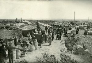 Cozinhas francesas de serviço de campo atrás da linha de tiro, 1919. de Unbekannt