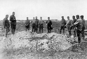 Funeral na Frente Ocidental, Primeira Guerra Mundial, 1916, c1920 de Unbekannt