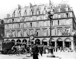 General Leclercs tropas francesas no centro de Paris, agosto de 1944 de Unbekannt