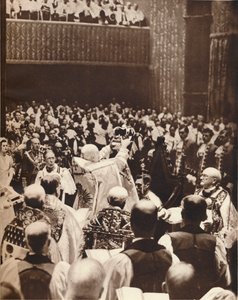 George VI é coroado com St. Edwards Crown no dia de sua coroação, 1937 de Unbekannt