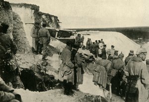 Soldados alemães em Hulluch, no norte da França, Primeira Guerra Mundial, c1915, c1920. de Unbekannt