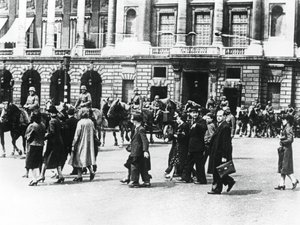 Tropas alemãs em Paris ocupada, junho de 1940 de Unbekannt