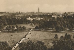 Green Park e Westminster da estrutura que usurpou o local de Old Devonshire, c1935. de Unbekannt